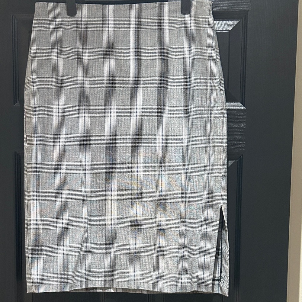 Banana Republic Gray Plaid Pencil Skirt